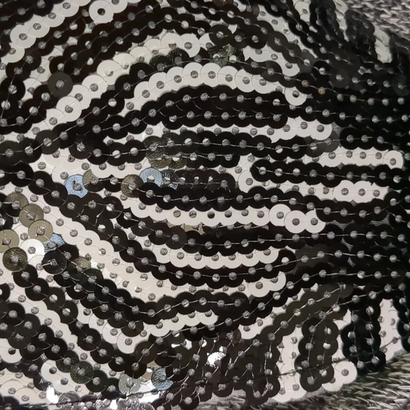 BOBEAU* round neck long sleeve zebra sequin patch front heathered light sweater - Picture 11 of 12